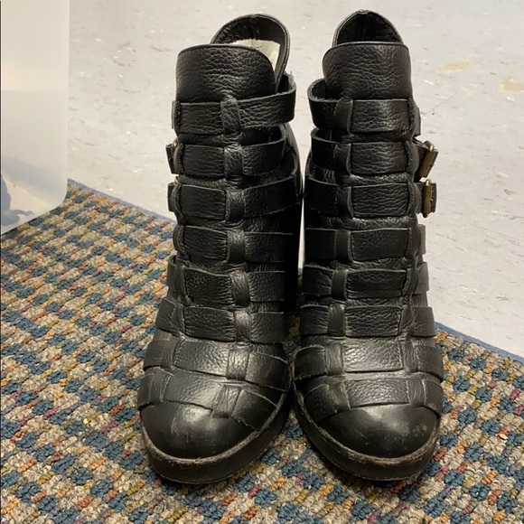 MODERN VICE - Picture 2 of 4